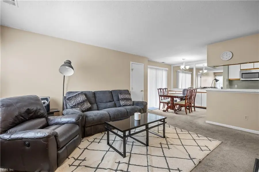 305 Wimbledon Chase #E, Chesapeake, VA 23320 - Image #3