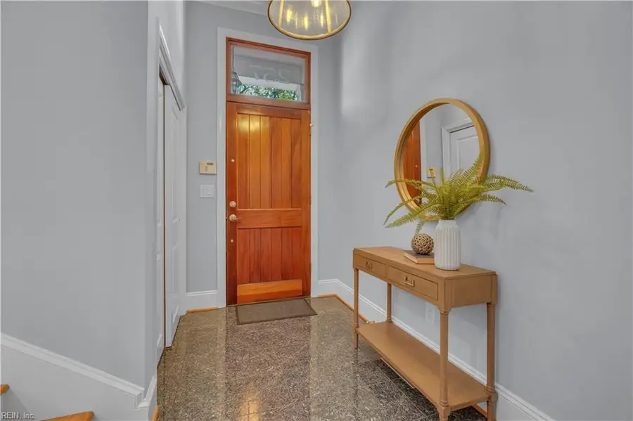 257 W Freemason Street, Norfolk, VA 23510 - Image #3