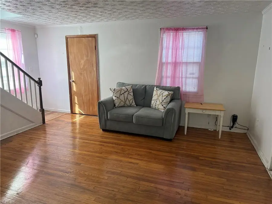 1605 Roanoke Avenue, Newport News, VA 23607 - #2