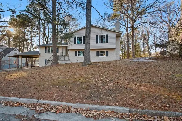 110 W Rexford Drive, Newport News, VA 23608