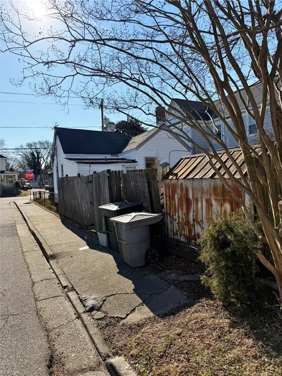 210 S Hope Street, Hampton, VA 23664 - #2