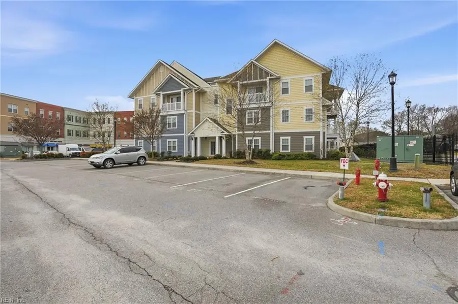 1016 Thoroughgood Way #104, Chesapeake, VA 23324 - #3