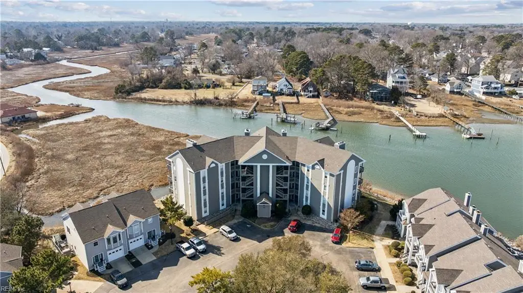 1044 Porte Harbour Arch #202, Hampton, VA 23664 - #1