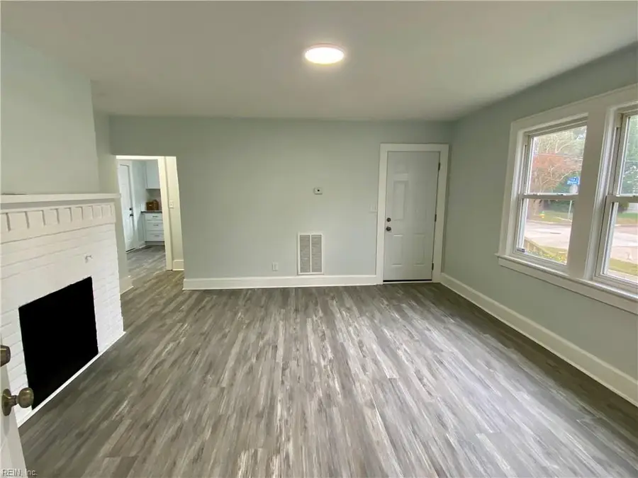 133 W Ocean Ave, Norfolk, VA 23503 - #3