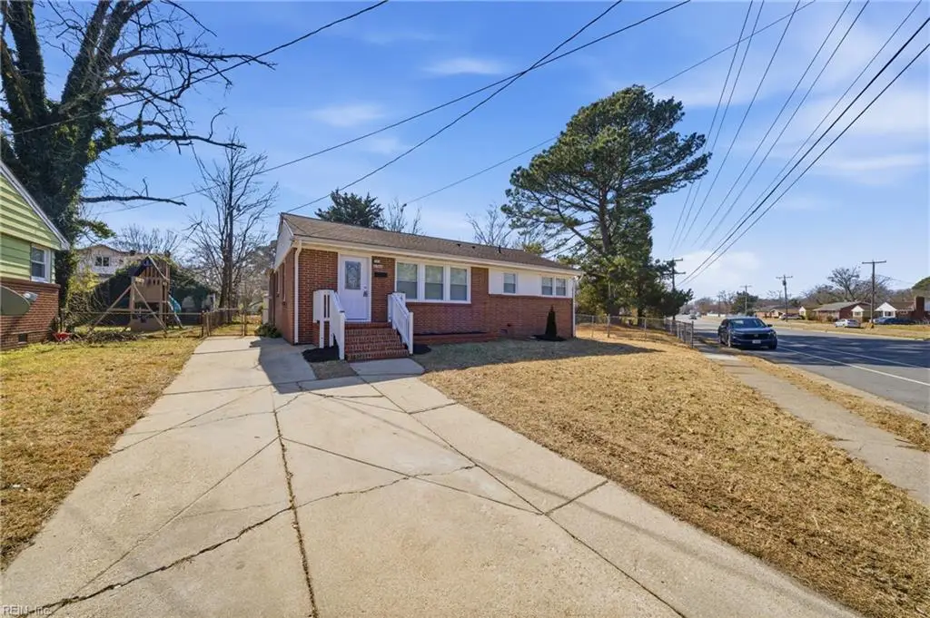 2708 Victoria Boulevard, Hampton, VA 23661 - #1