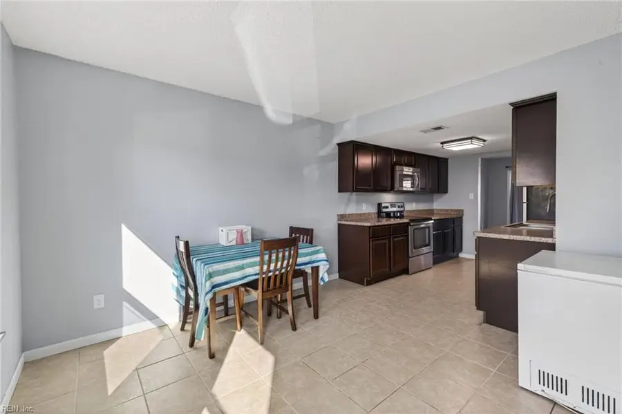 640 Governors Way, Virginia Beach, VA 23452 - #3