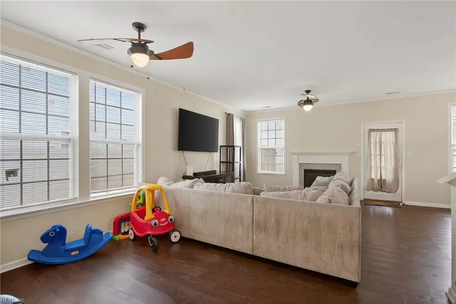 4304 Centre Mast Crescent, Chesapeake, VA 23321 - #2