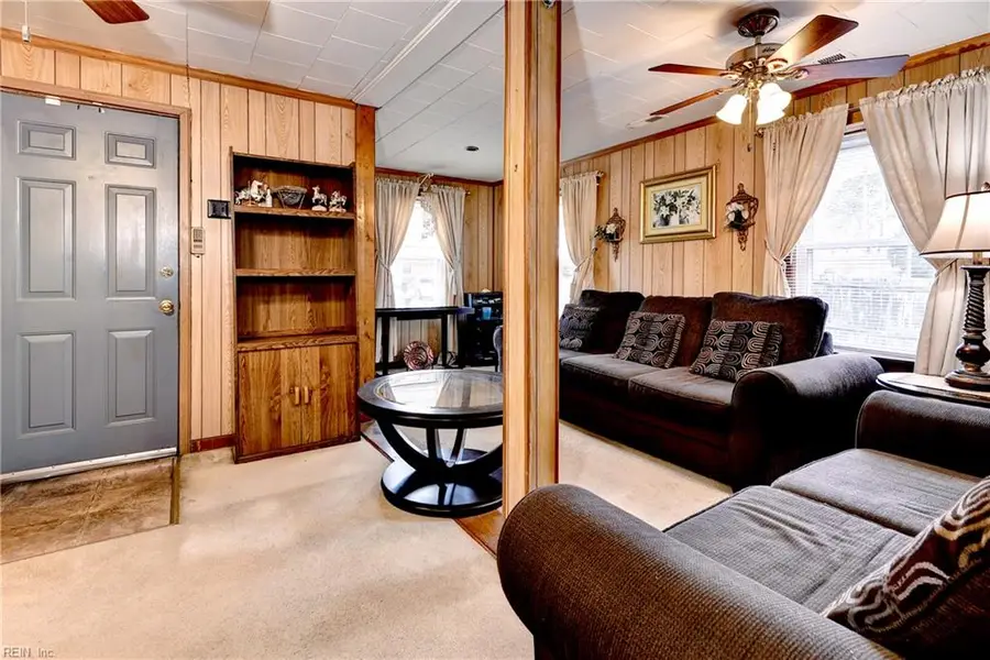 806 Pocahontas Place, Hampton, VA 23661 - #2