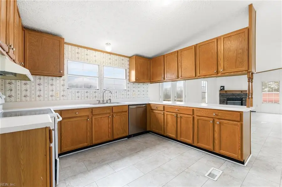 2000 Pine Log Road, Skippers, VA 23879 - #3