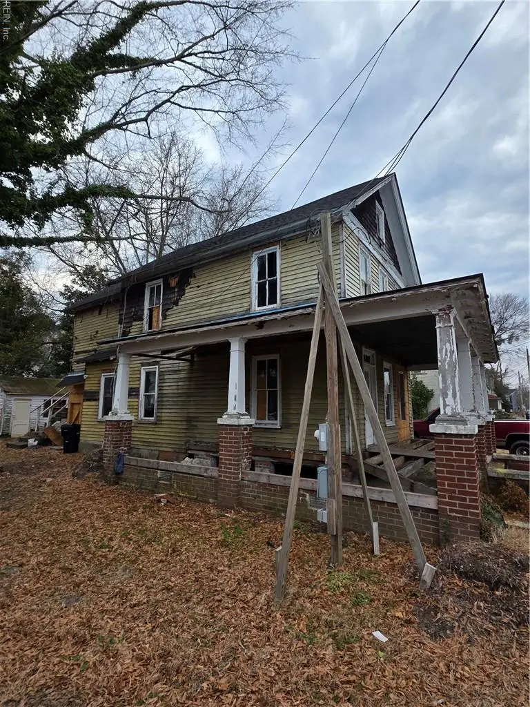 403 W Fearing Street, Elizabeth City, NC 27909 - #2