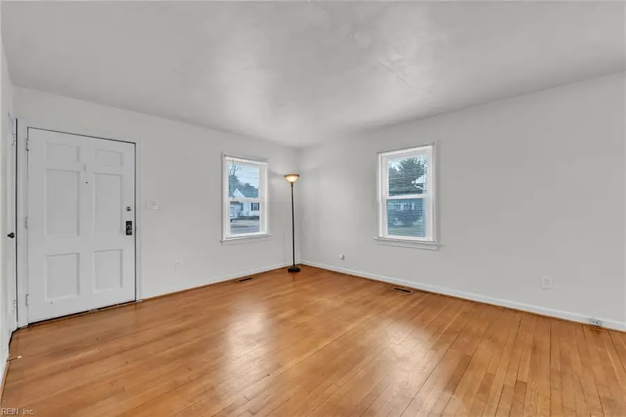 40 Crestwood Circle, Hampton, VA 23669 - #2