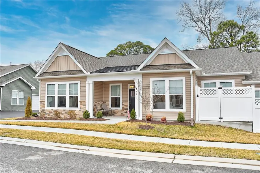 221 Richmond Avenue, Smithfield, VA 23430 - #2