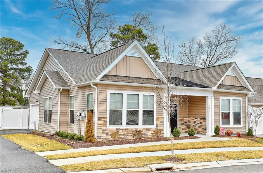 221 Richmond Avenue, Smithfield, VA 23430 - #3