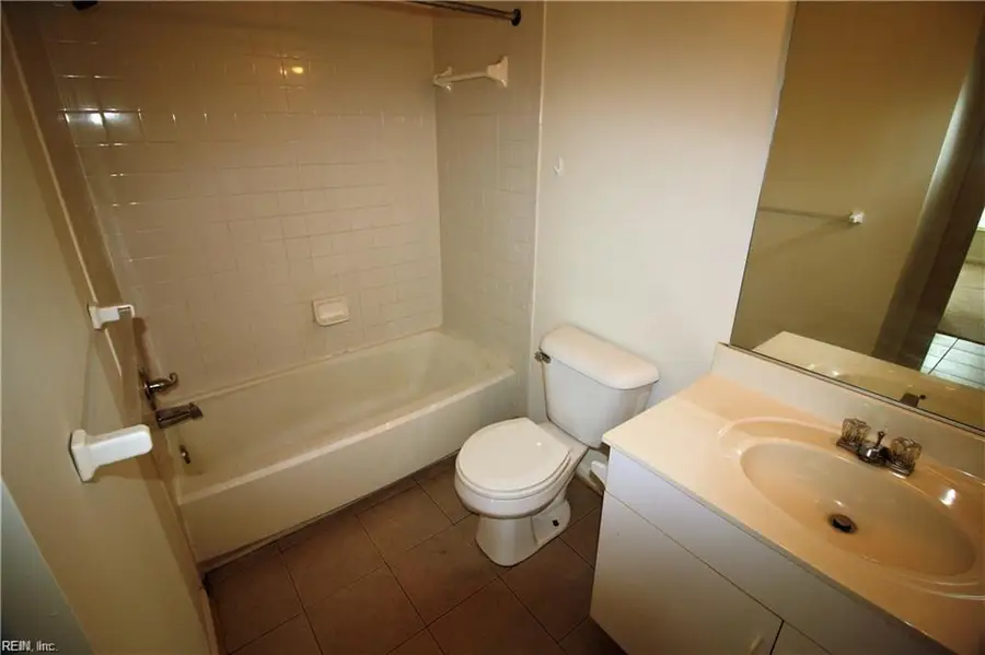 516 Rue Marseille, Chesapeake, VA 23320 - #2