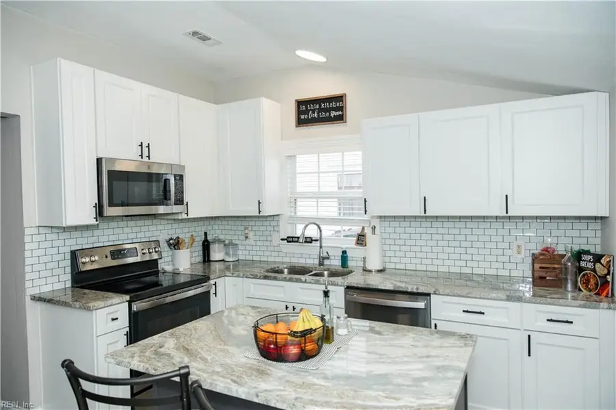 31 Decatur Street, Portsmouth, VA 23702 - #3