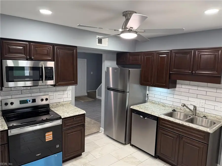 959 S Club House Road, Virginia Beach, VA 23452 - #2