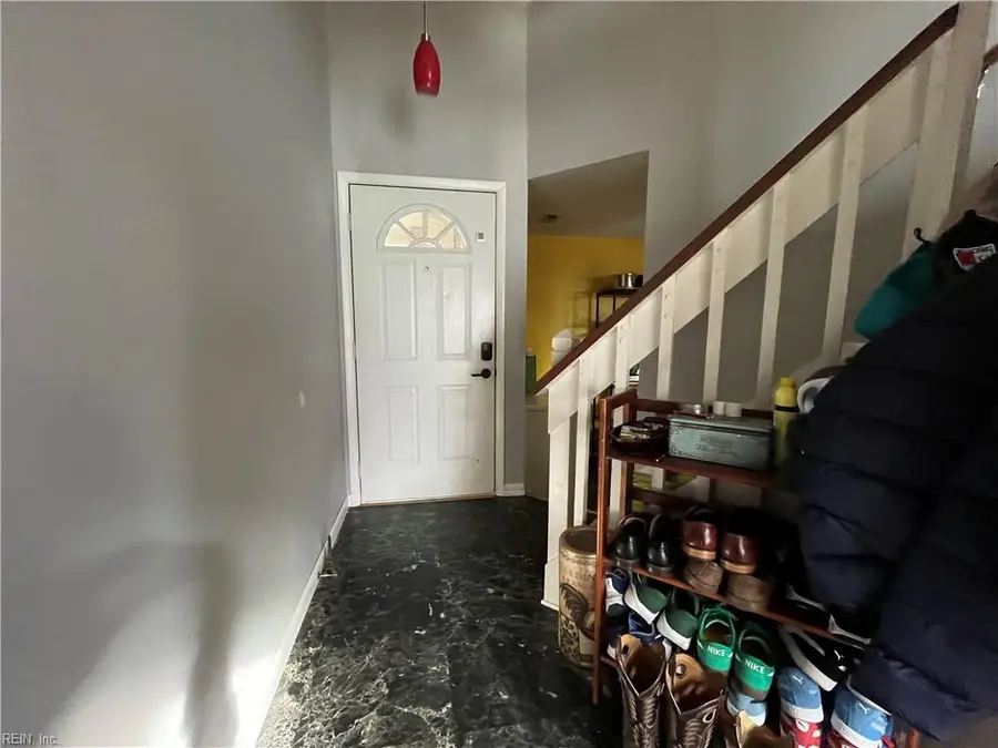 469 E Lake Circle, Chesapeake, VA 23322 - #3