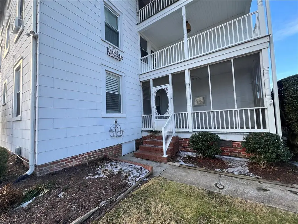 403 W 4th Avenue, Franklin, VA 23851 - #1