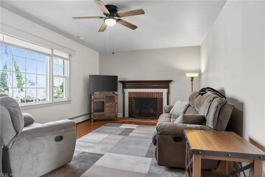 11 Wilson Circle, Newport News, VA 23606 - #3