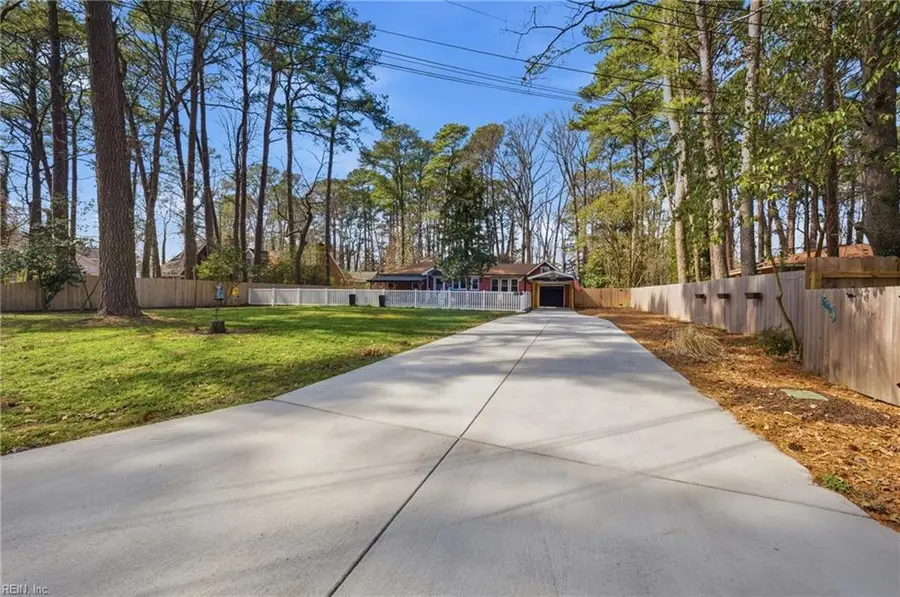 824 E Sparrow Road, Virginia Beach, VA 23464 - #3