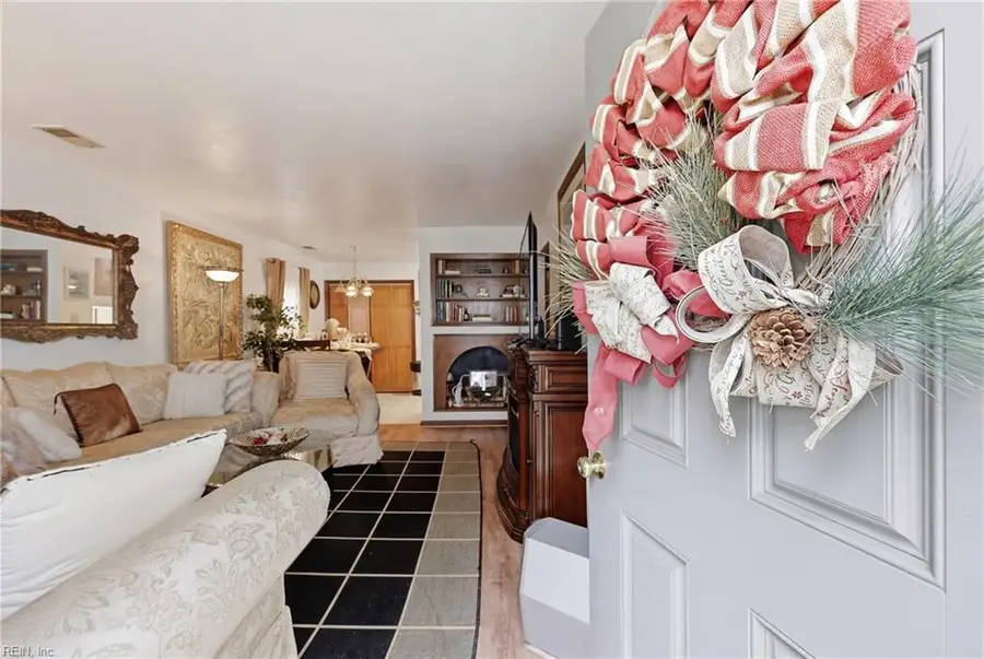 6224 Wellington Street, Norfolk, VA 23513 - #3