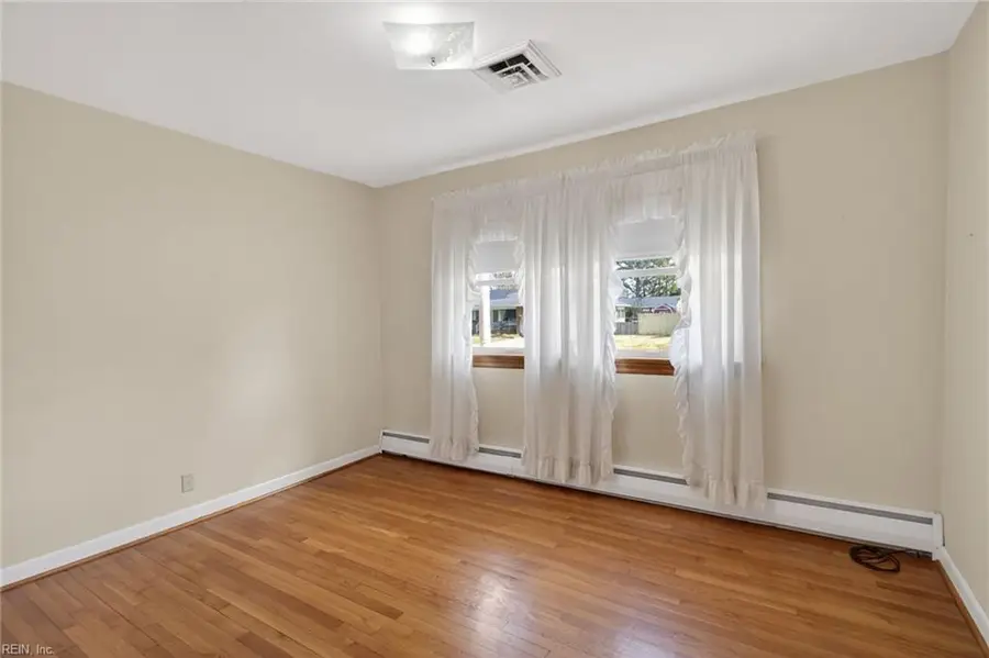 949 Beryl Avenue, Virginia Beach, VA 23464 - #3