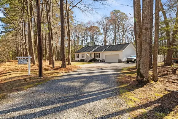 794 Cricket Hill Road, Hudgins, VA 23076