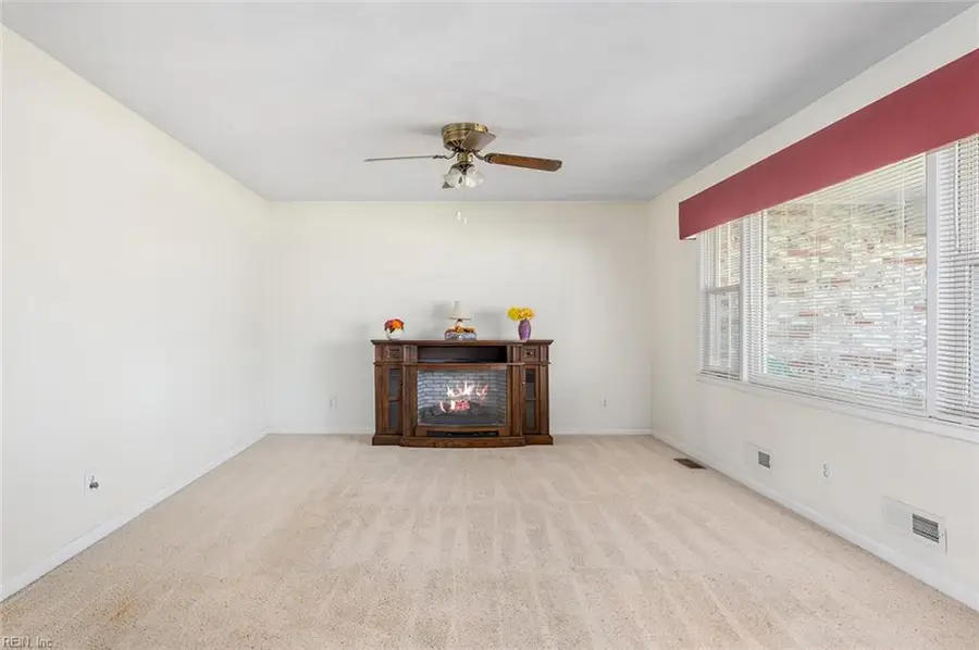 4929 W Norfolk Road, Portsmouth, VA 23703 - #3