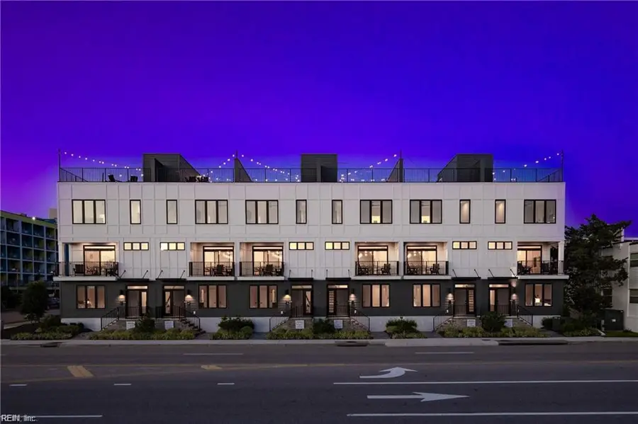 949 Pacific Avenue, Virginia Beach, VA 23451 - #3