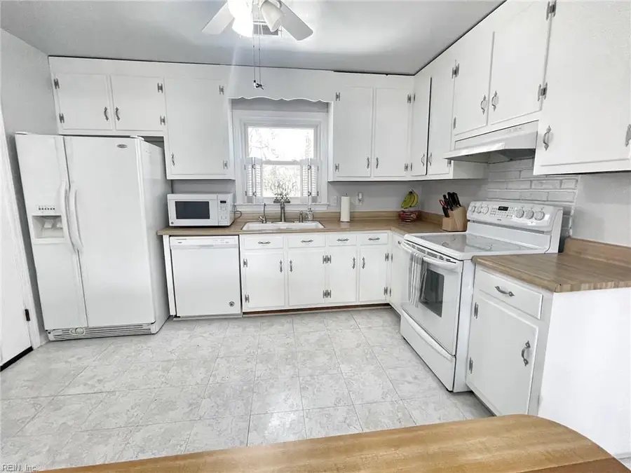 886 Lacon Drive, Newport News, VA 23608 - #3