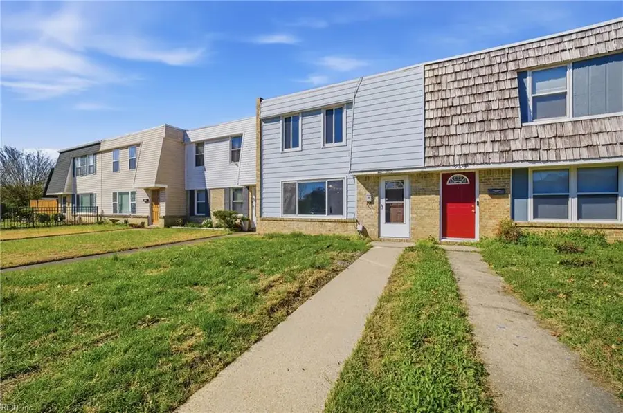 965 Clubhouse Road S, Virginia Beach, VA 23452 - #3