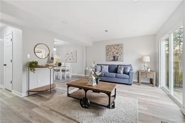 834 Huntly Court, Chesapeake, VA 23320