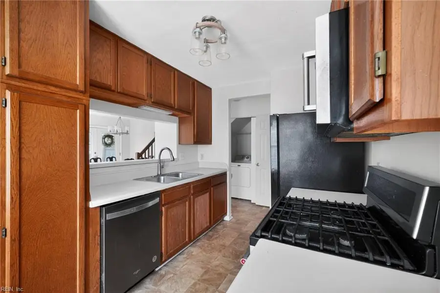 104 White Ridge Lane, Yorktown, VA 23693 - #3