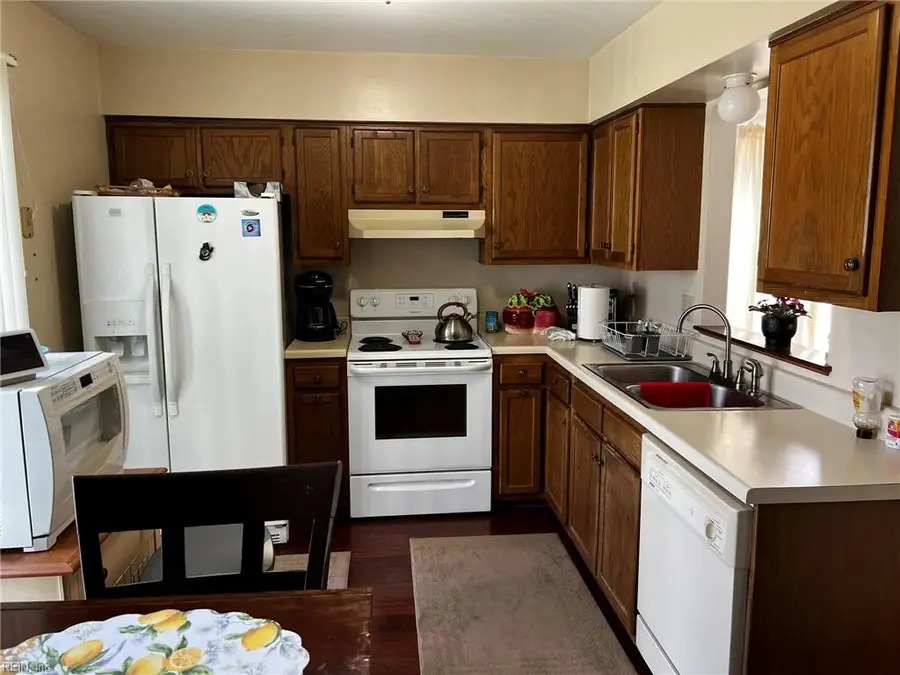 204 Springdale Way, Hampton, VA 23666 - #2