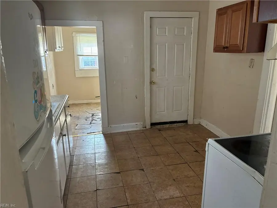 3115 Roanoke Avenue, Newport News, VA 23607 - #2