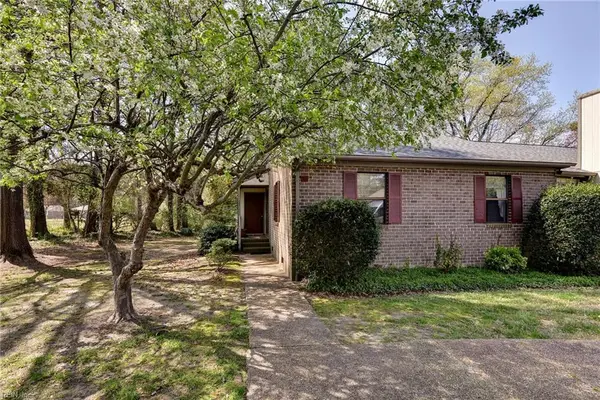 55 James Square, Williamsburg, VA 23185