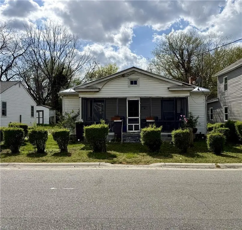 215 N Capital Street, Suffolk, VA 23434 - #1
