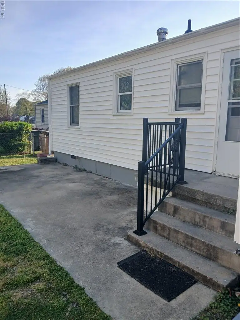 47 Wellington Drive, Hampton, VA 23666 - #3