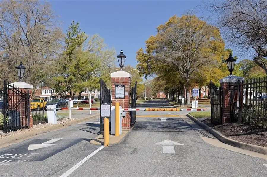 15 Towne Square Drive, Newport News, VA 23607 - #2