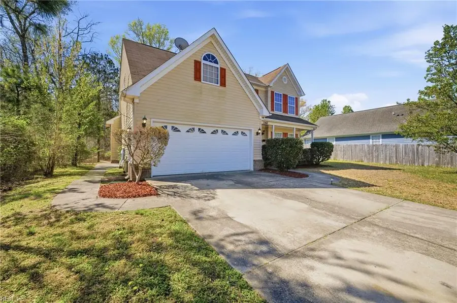 2562 Golden Maple Drive, Suffolk, VA 23434 - #2