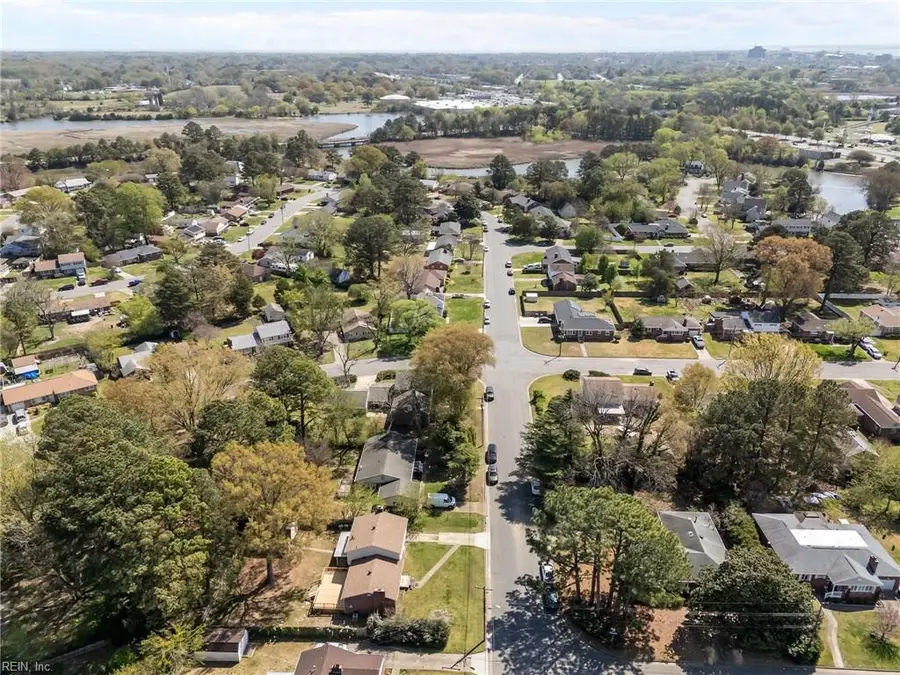 32 Meadowbrook Drive, Hampton, VA 23666 - #2