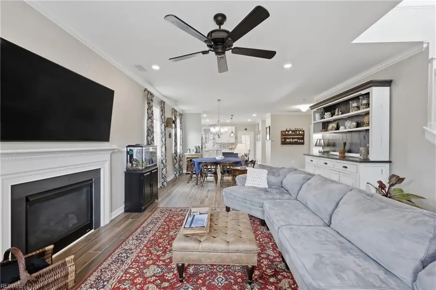 661 Middleton Way, Chesapeake, VA 23322 - #3