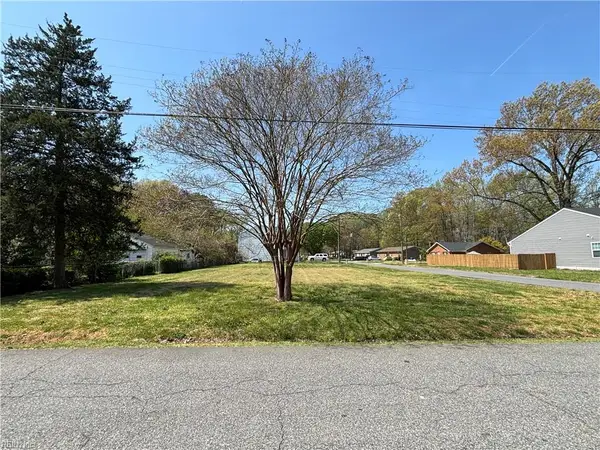 832 Oklahoma Drive, Chesapeake, VA 23323