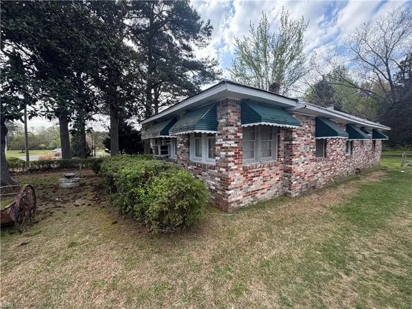 1033 Pitchkettle Road, Suffolk, VA 23434