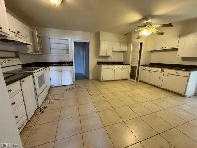 2415 Chesapeake Circle, Chesapeake, VA 23324 - #3