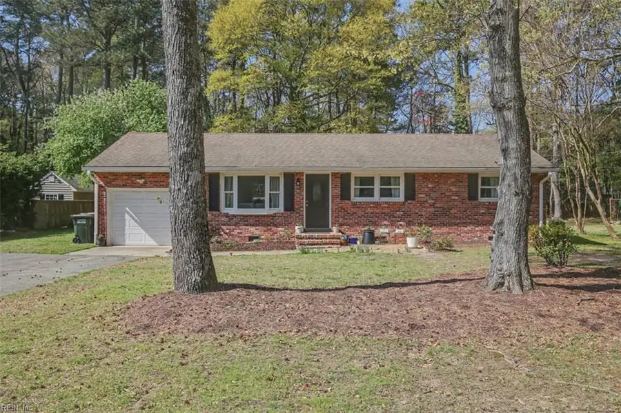 205 Old Lakeside Drive, Yorktown, VA 23692 - #2