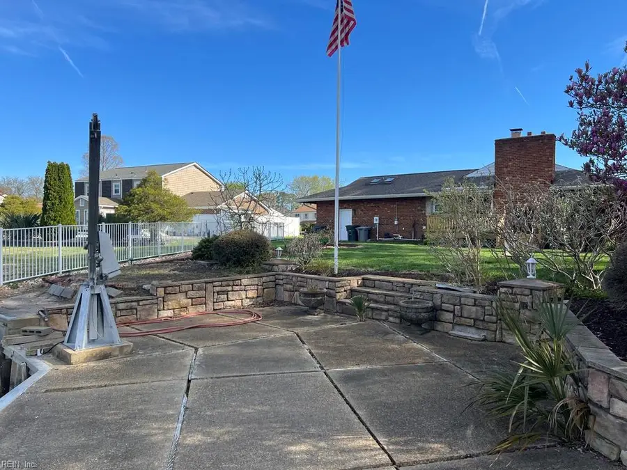 207 Captains Court, Hampton, VA 23669 - #3