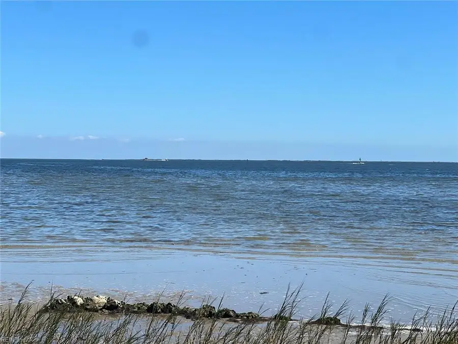 816 Ship Point Road, Yorktown, VA 23692 - #2