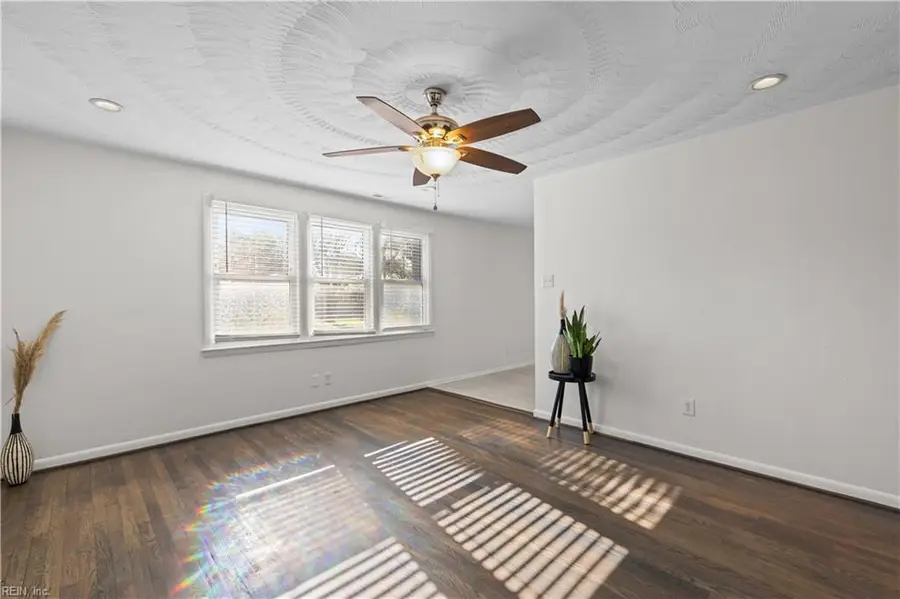 406 Stalham Road, Chesapeake, VA 23325 - #2