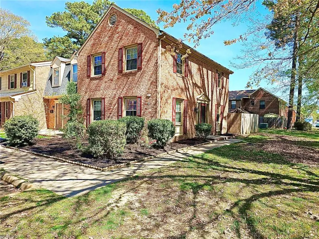369 Circuit Lane #F, Newport News, VA 23608 - #1